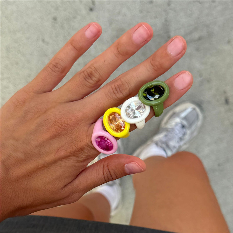 Travel Accessories Aesthetic - Cincin Baja Tahan Karat Berlapis Macaron